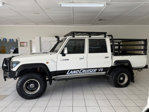 Toyota Land Cruiser 79 4.5D V8 4x4 P/U D/C M/T in Namibia