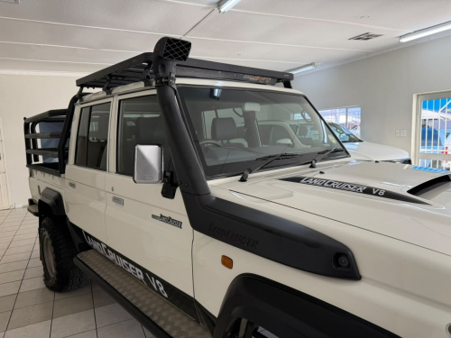 Toyota Land Cruiser 79 4.5D V8 4x4 P/U D/C M/T in Namibia