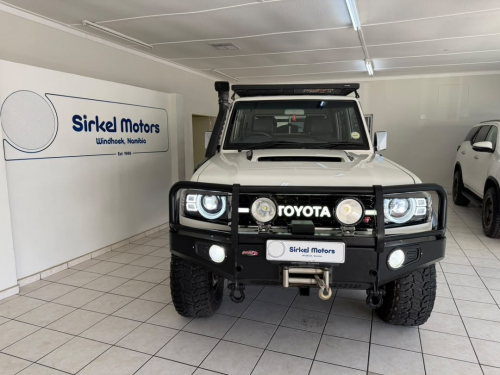 Toyota Land Cruiser 79 4.5D V8 4x4 P/U D/C M/T in Namibia