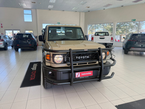 Toyota Land Cruiser P/U LC79 4.0 V6 in Namibia