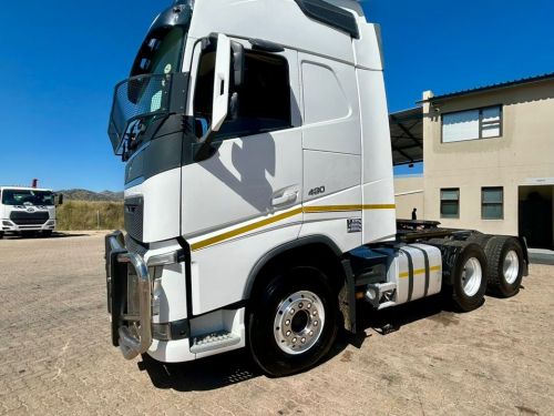 Volvo FH 440 6X4 TRACTOR - GLOBETROTTER in Namibia