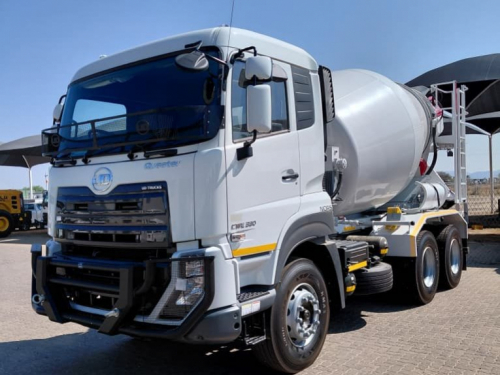 UD Quester CWE330 in Namibia