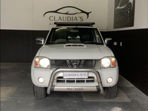 Pre-owned Nissan NP300 2.5 TDI 4X4 for sale in 