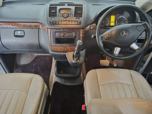 Mercedes-Benz V350 in Namibia