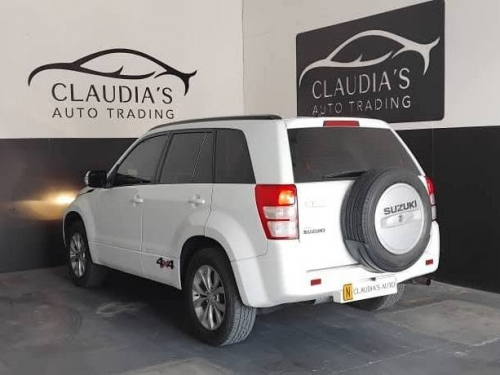 Suzuki Vitara 2.4l 4x4 manual local in Namibia
