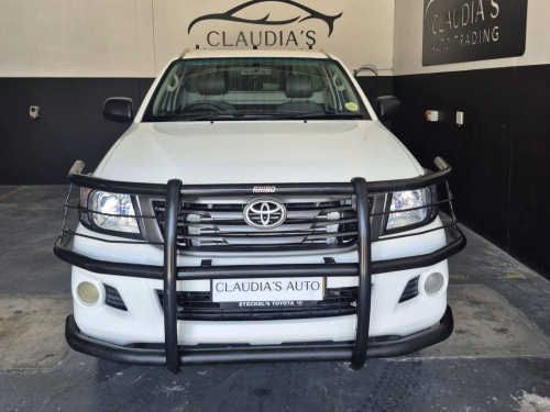 Toyota Hilux 2.5 D-4D SRX 4x4 in Namibia