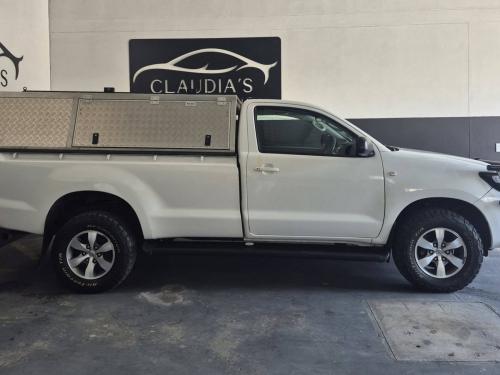Toyota Hilux 2.5 D-4D SRX 4x4 in Namibia
