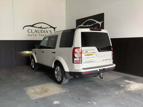 Land Rover Discovery 3.0 TD/SD V6 HSE in Namibia