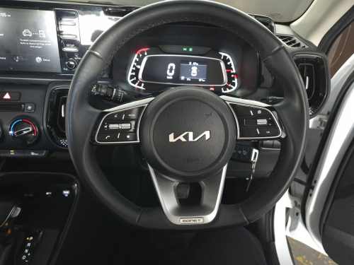 Kia Kia Sonet 1.0T XE in Namibia