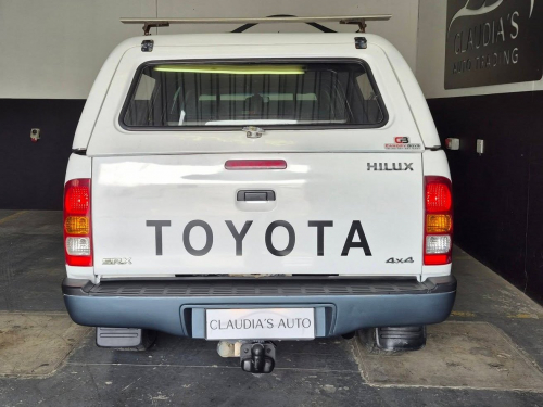 Toyota Hilux 2.5-4D SRX 4X4 in Namibia