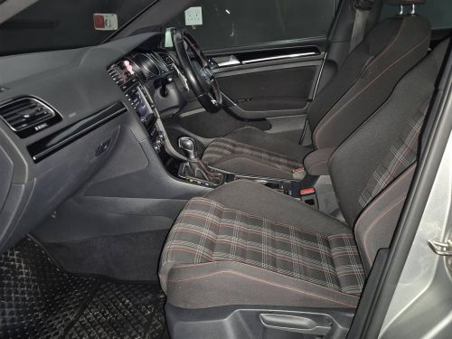 Volkswagen Golf VII GTI 2.0 DSG in Namibia