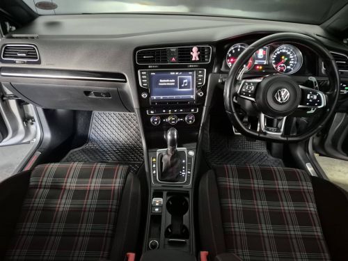 Volkswagen Golf VII GTI 2.0 DSG in Namibia