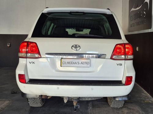 Toyota LandCruiser V8 TD A/T in Namibia