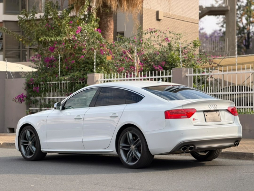 Audi S5 SPORTBACK V6 in Namibia
