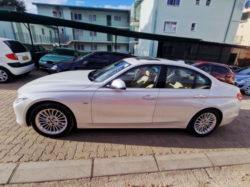 Pre-owned BMW 320i Luxury for sale in 