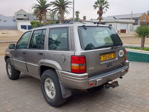 Jeep Grand Cherokee 4.4 LTD a/t 4x4 in Namibia