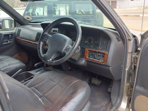 Jeep Grand Cherokee 4.4 LTD a/t 4x4 in Namibia
