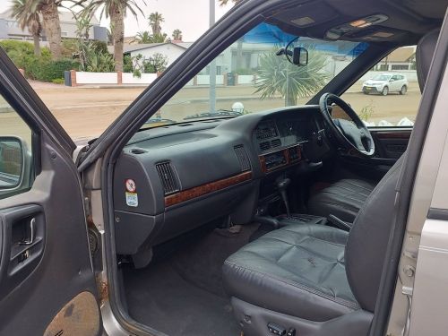 Jeep Grand Cherokee 4.4 LTD a/t 4x4 in Namibia