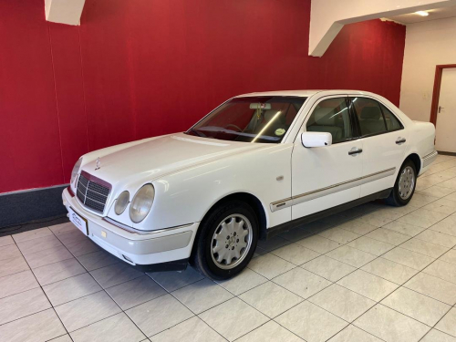 Mercedes-Benz E 240 a/t 4 Door in Namibia