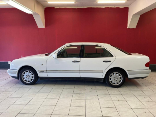 Mercedes-Benz E 240 a/t 4 Door in Namibia
