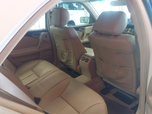 Mercedes-Benz E 240 a/t 4 Door in Namibia