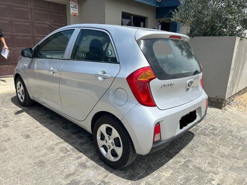 Kia Picanto 1.0 LS manual 5 Door in Namibia