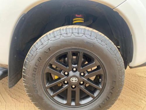 Toyota Hilux Extended Cab 3.0 4x4 manual in Namibia