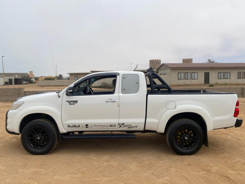 Toyota Hilux Extended Cab 3.0 4x4 manual in Namibia