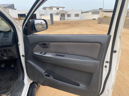 Toyota Hilux Extended Cab 3.0 4x4 manual in Namibia