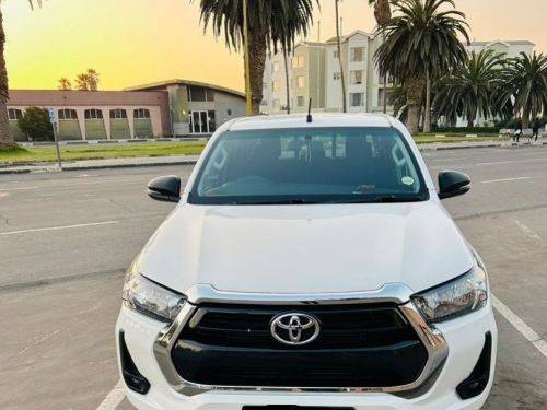 Toyota Hilux D/Cab 2.4 Gd-6 4x2 manual in Namibia