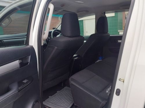 Toyota Hilux D/Cab 2.4 Gd-6 4x2 manual in Namibia