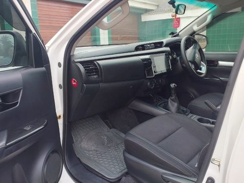 Toyota Hilux D/Cab 2.4 Gd-6 4x2 manual in Namibia