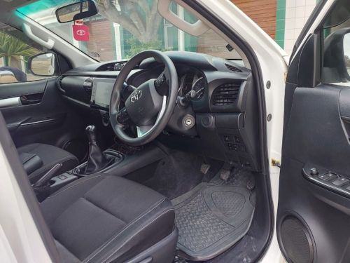 Toyota Hilux D/Cab 2.4 Gd-6 4x2 manual in Namibia