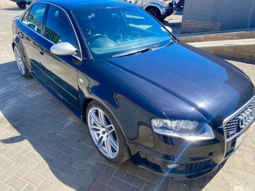 Audi RS4 Quattro 4.2 V8 manual in Namibia