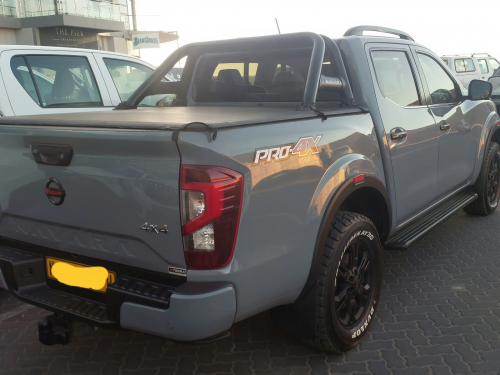 Nissan Navara D/Cab 2.5 D DTI Pro-4X in Namibia