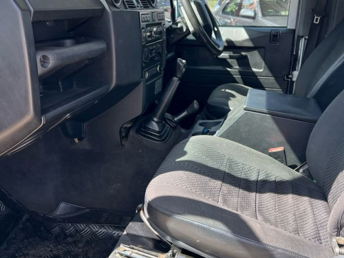 Land Rover Defender Puma 2.4 Diesel in Namibia