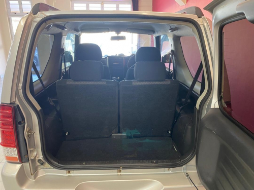 Suzuki Jimny 1.3 a/t 4x4 in Namibia