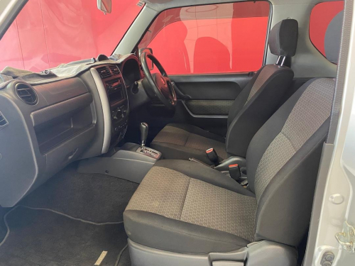 Suzuki Jimny 1.3 a/t 4x4 in Namibia