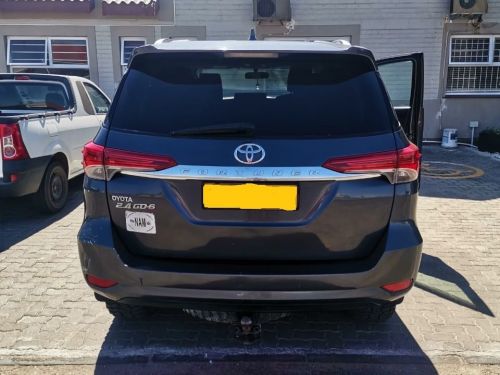 Toyota Fortuner 2.4 Gd-6 a/t 4x2 in Namibia