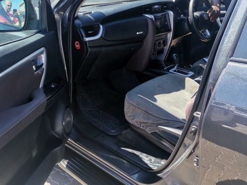 Toyota Fortuner 2.4 Gd-6 a/t 4x2 in Namibia