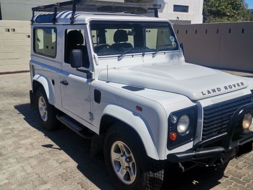 Land Rover Defender 90 2.2 Puma Td4 manual in Namibia