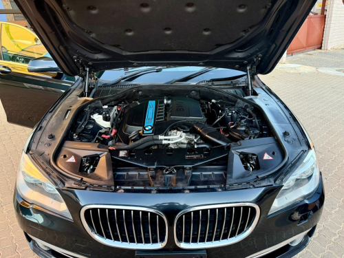 BMW 740 in Namibia