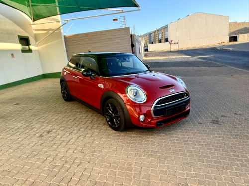 Mini Cooper in Namibia