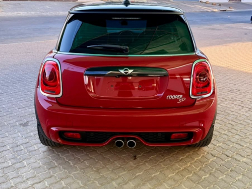 Mini Cooper in Namibia