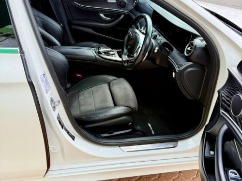 Mercedes-Benz E220 in Namibia
