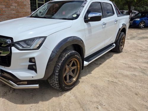 Pre-owned Isuzu D-Max LSE for sale in 