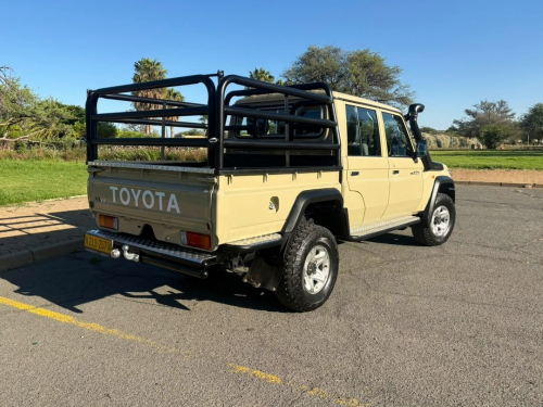 Toyota Toyota LandCruiser 4.5 V8 D/C M/T 4x4 in Namibia
