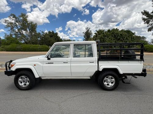 Toyota Toyota Land cruiser D/Cab V8 Diesel in Namibia