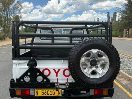 Toyota Toyota Land cruiser D/Cab V8 Diesel in Namibia