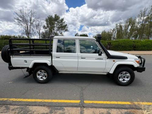 Pre-owned Toyota Toyota Land cruiser D/Cab V8 Diesel for sale in 